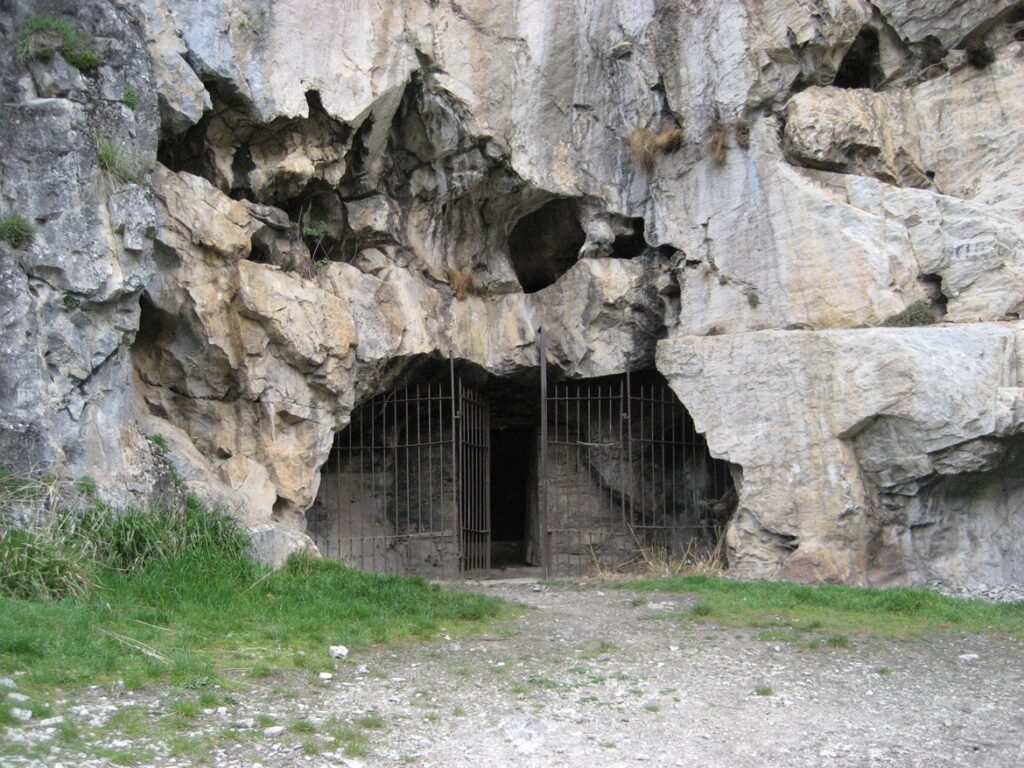 San Genadio se retiró a una cueva cuando renunció al obispado de Astorga