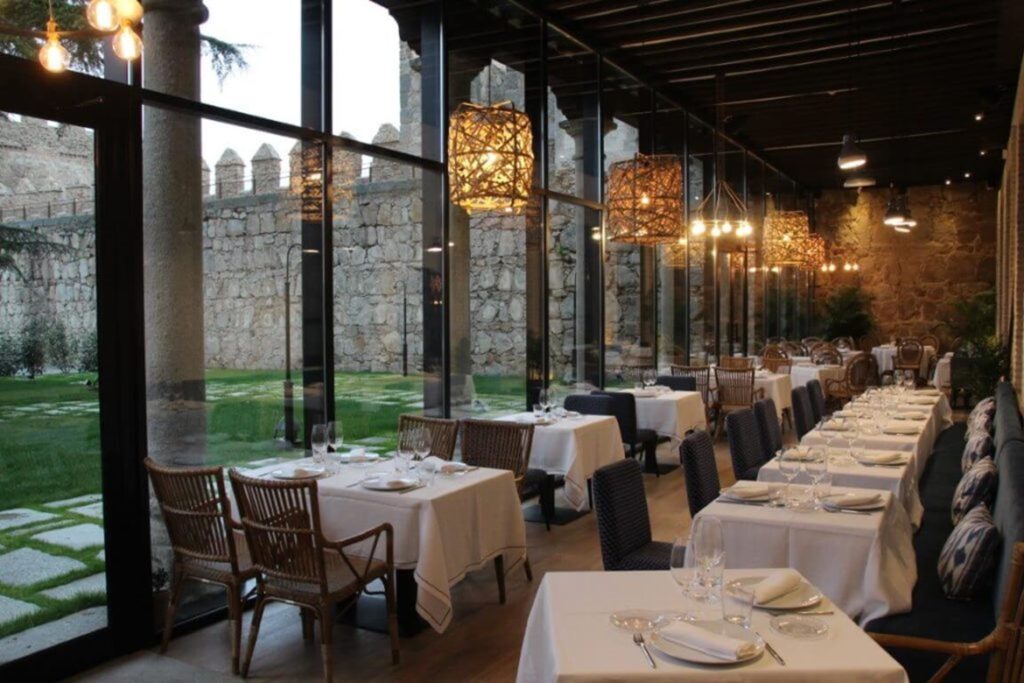 El restaurante del hotel Sofraga Palacio está en un sitio privilegiado