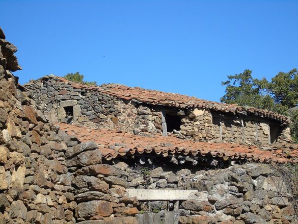 La Solanilla, uno de los 4 pueblos abandonados de Ávila que te recomendamos visitar