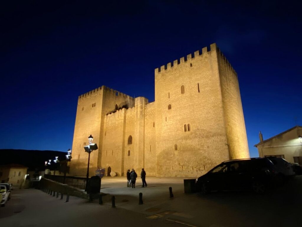 El castillo de los Velasco o alcázar de los Condestables de Castilla data del siglo XIV