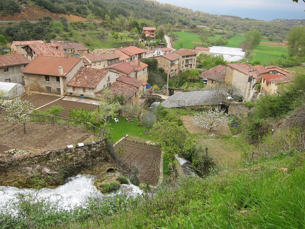 En tobera se mezclan la arquitectura, la historia y la naturaleza espectacular