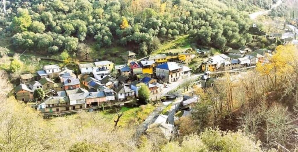 Valdefrancos visto desde la lejanía